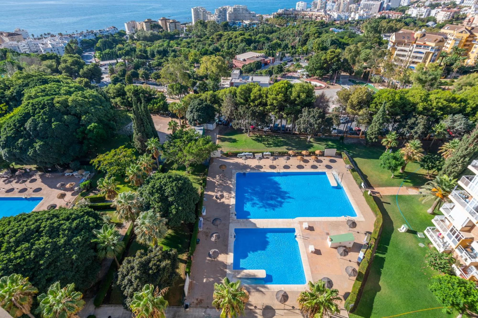 Hercules Pool & Beach Benalmádena Exterior photo